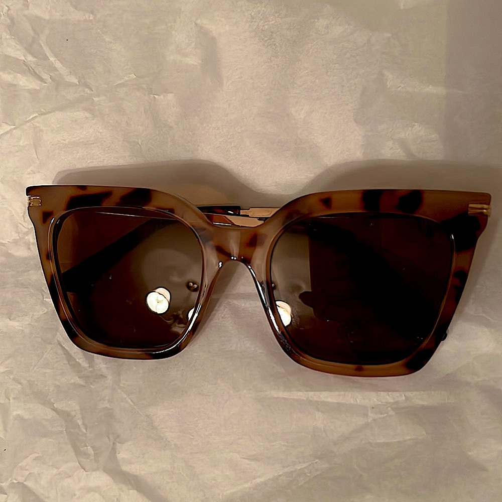 Akira Chicago sunglasses